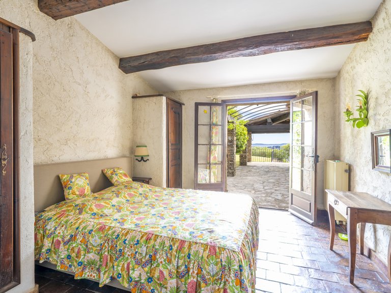 Villa for Sale in Cavalaire Sur Mer, Provence Coast (cassis To Cavalaire) 7