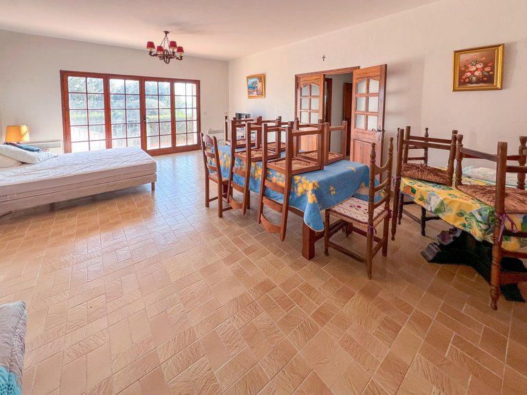 Villa for Sale in Cavalaire Sur Mer, Provence Coast (cassis To Cavalaire) 4