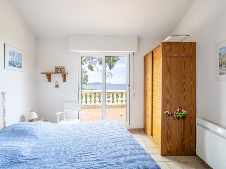 Villa for Sale in Cavalaire Sur Mer, Provence Coast (cassis To Cavalaire) 11