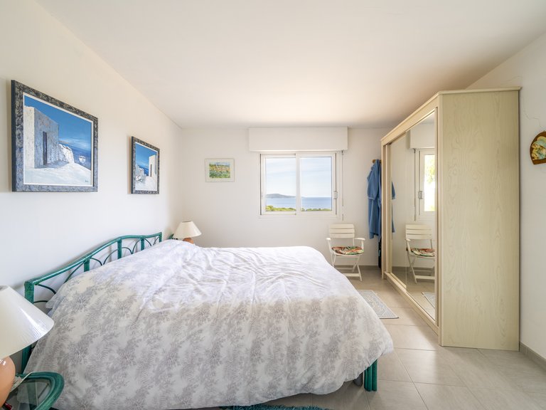Villa for Sale in Cavalaire Sur Mer, Provence Coast (cassis To Cavalaire) 6