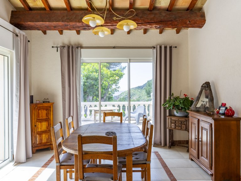 Villa for Sale in Cavalaire Sur Mer, Provence Coast (cassis To Cavalaire) 7
