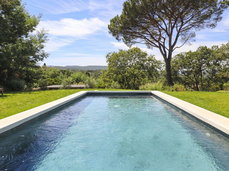 Villa for Sale in La Croix Valmer, St. Tropez, Grimaud Area 2