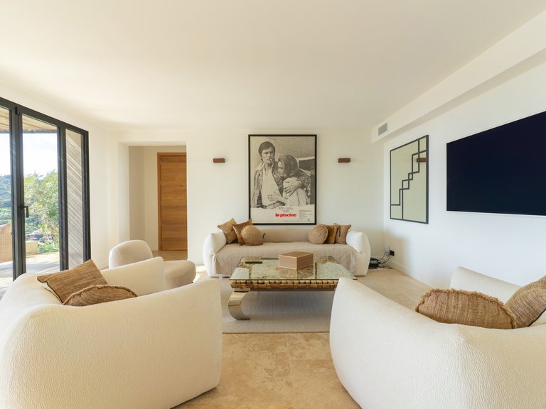 Villa for Sale in Cavalaire Sur Mer, Provence Coast (cassis To Cavalaire) 5