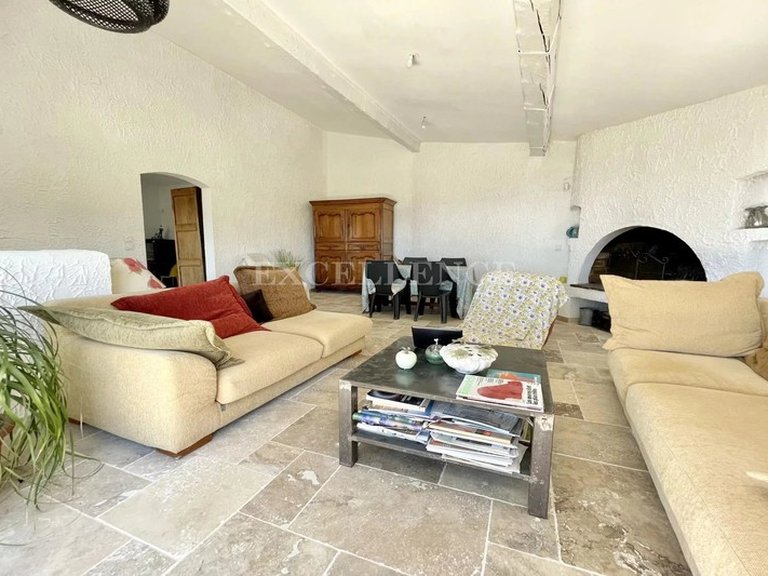 Villa for Sale in Les Issambres, St Raphaël, Ste Maxime Area 6