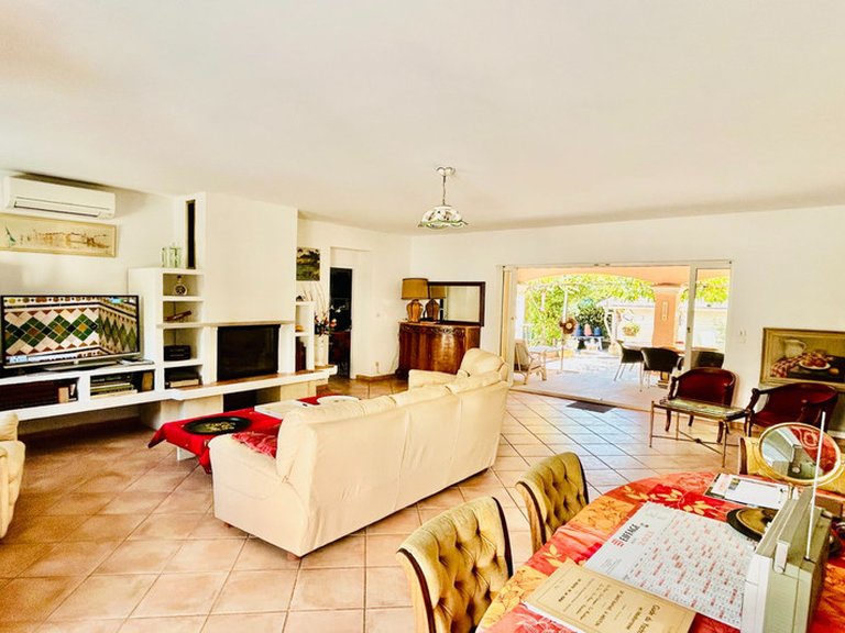 Villa for Sale in Les Issambres, St Raphaël, Ste Maxime Area 3