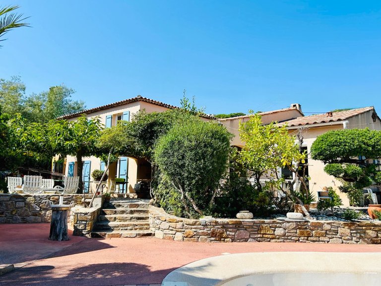 Villa for Sale in Les Issambres, St Raphaël, Ste Maxime Area 4