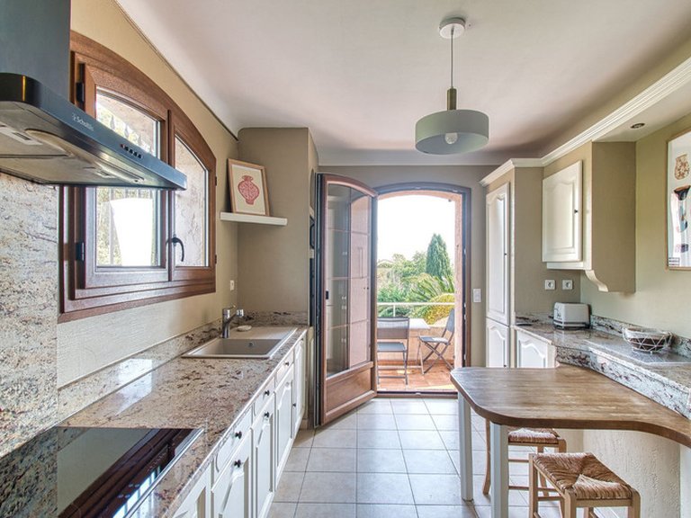 Villa for Sale in Les Issambres, St Raphaël, Ste Maxime Area 6