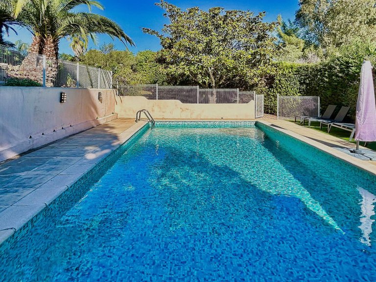 Villa for Sale in Les Issambres, St Raphaël, Ste Maxime Area 9
