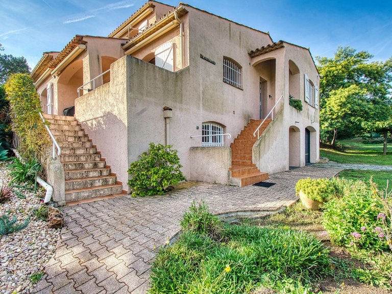 Villa for Sale in Les Issambres, St Raphaël, Ste Maxime Area 11