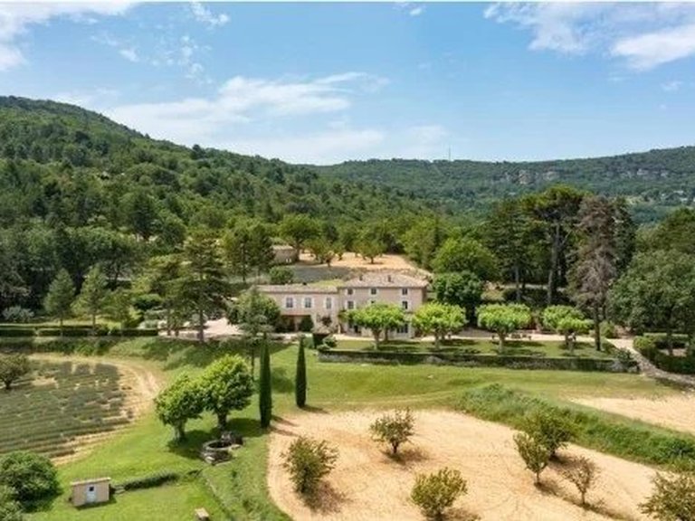 Villa for Sale in Apt, The Luberon / Vaucluse 3