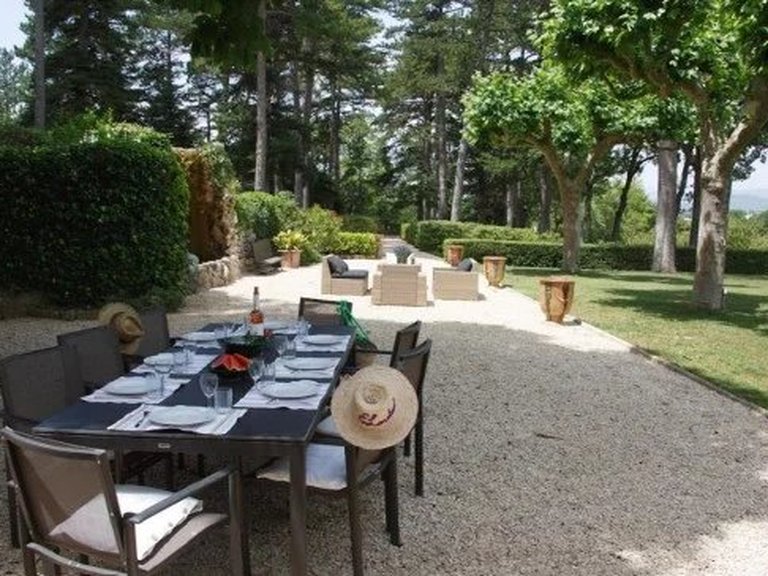 Villa for Sale in Apt, The Luberon / Vaucluse 5