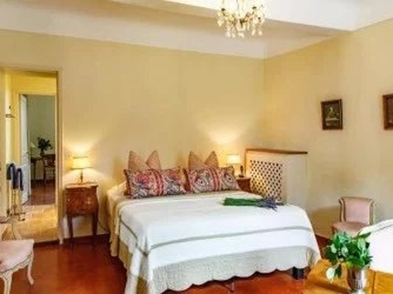 Villa for Sale in Apt, The Luberon / Vaucluse 9