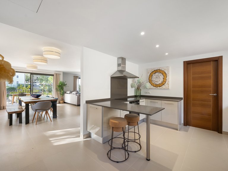 Apartment for Sale in Camp De Mar, South West 13