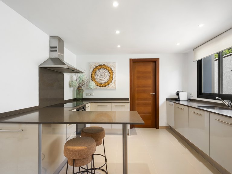 Apartment for Sale in Camp De Mar, South West 14