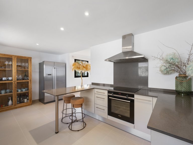 Apartment for Sale in Camp De Mar, South West 15