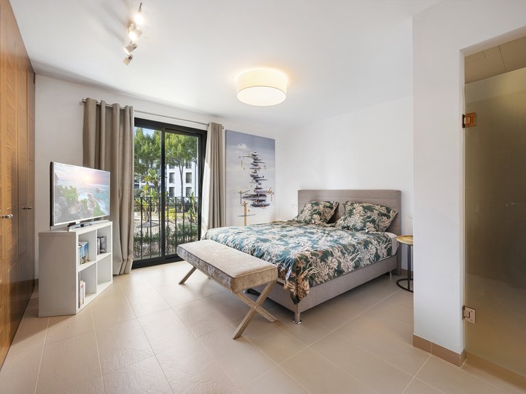 Apartment for Sale in Camp De Mar, South West 20