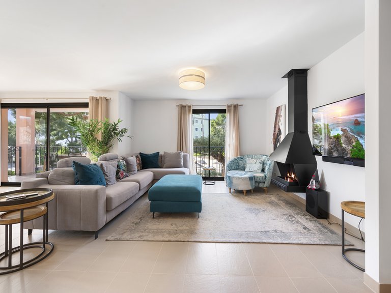 Apartment for Sale in Camp De Mar, South West 6