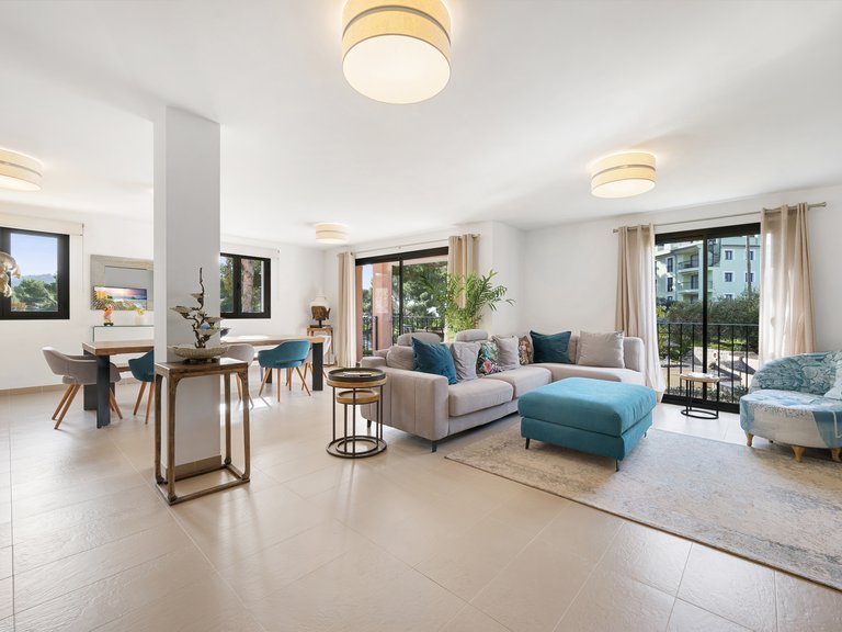 Apartment for Sale in Camp De Mar, South West 8