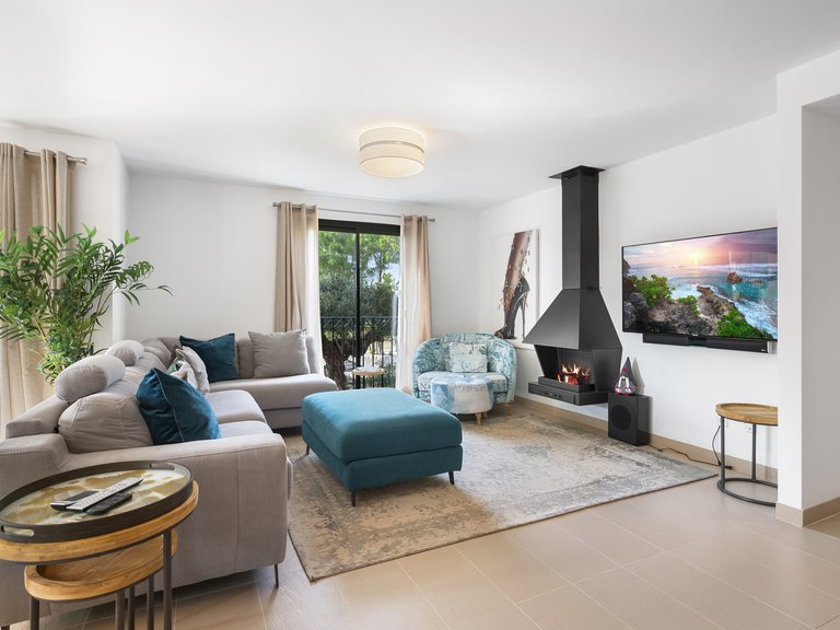 Apartment for Sale in Camp De Mar, South West 9