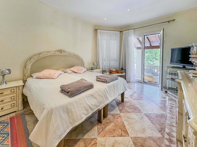 Villa for Sale in Costa De La Calma, South West 13