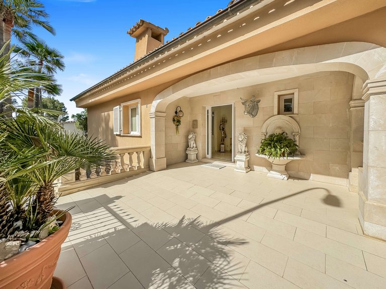 Villa for Sale in Costa De La Calma, South West 3