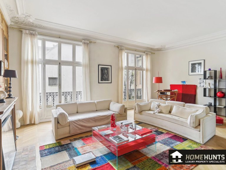 Apartment for Sale in 8th (golden Triangle - Parc Monceau), Golden Triangle - Trocadéro (8th - 16th) 1