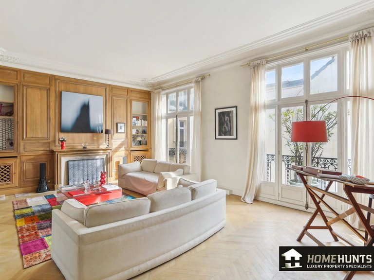 Apartment for Sale in 8th (golden Triangle - Parc Monceau), Golden Triangle - Trocadéro (8th - 16th) 3