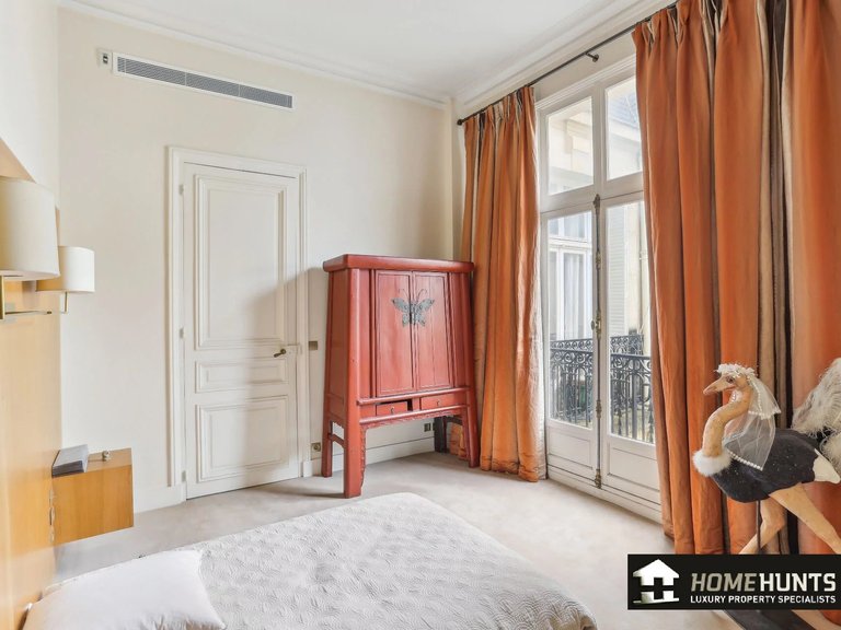 Apartment for Sale in 8th (golden Triangle - Parc Monceau), Golden Triangle - Trocadéro (8th - 16th) 13