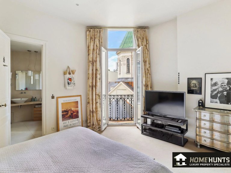 Apartment for Sale in 8th (golden Triangle - Parc Monceau), Golden Triangle - Trocadéro (8th - 16th) 7