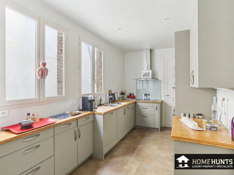 Apartment for Sale in 8th (golden Triangle - Parc Monceau), Golden Triangle - Trocadéro (8th - 16th) 11