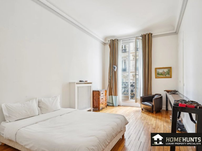 Apartment for Sale in 17th (monceau - Batignolles -ternes), Monceau - Montmartre (9th,17th, 18th) 4