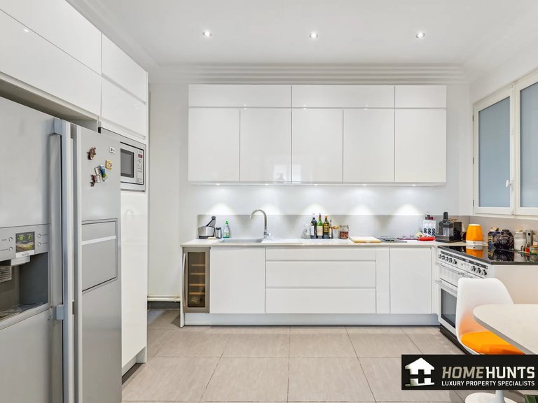 Apartment for Sale in 17th (monceau - Batignolles -ternes), Monceau - Montmartre (9th,17th, 18th) 8