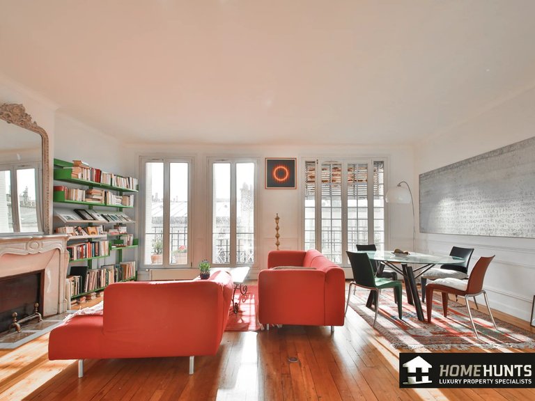Apartment for Sale in 16th (trocadéro - Etoile - Passy), Golden Triangle - Trocadéro (8th - 16th) 2