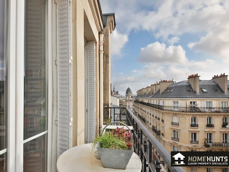 Apartment for Sale in 16th (trocadéro - Etoile - Passy), Golden Triangle - Trocadéro (8th - 16th) 14