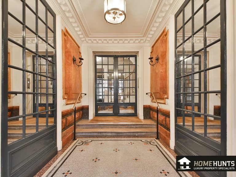Apartment for Sale in 16th (trocadéro - Etoile - Passy), Golden Triangle - Trocadéro (8th - 16th) 15