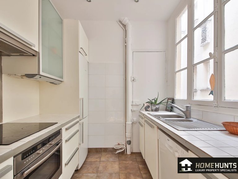 Apartment for Sale in 16th (trocadéro - Etoile - Passy), Golden Triangle - Trocadéro (8th - 16th) 8