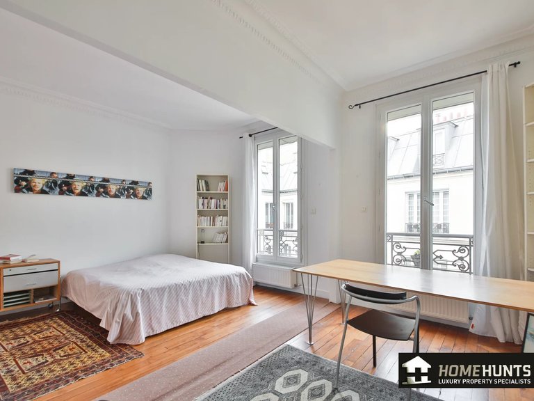 Apartment for Sale in 16th (trocadéro - Etoile - Passy), Golden Triangle - Trocadéro (8th - 16th) 10