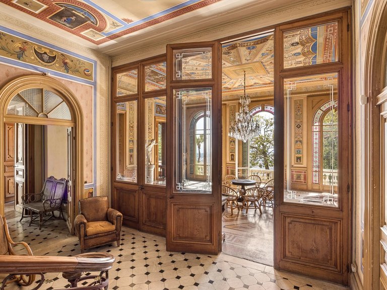 Villa for Sale in Nice, Nice Area 6
