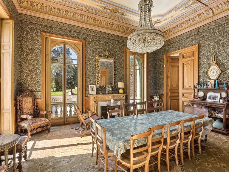 Villa for Sale in Nice, Nice Area 7