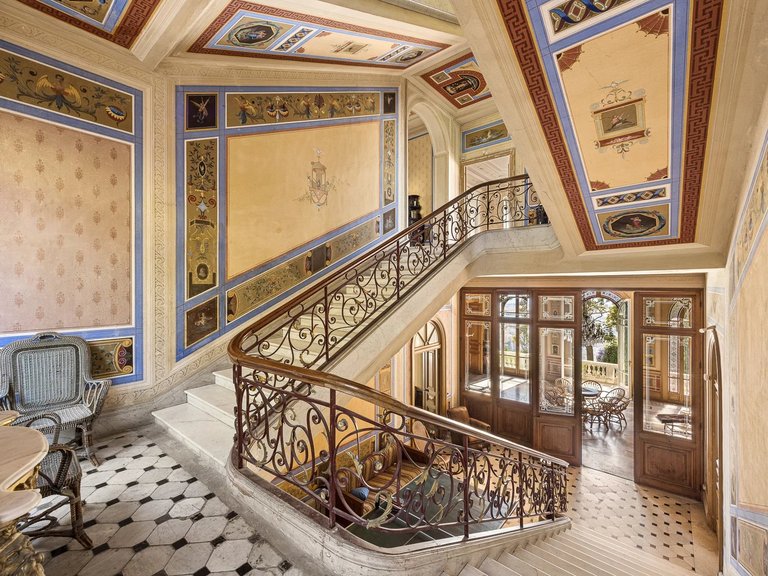 Villa for Sale in Nice, Nice Area 8