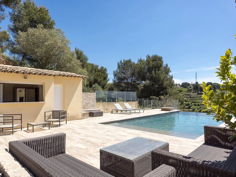 Villa for Sale in Nice, Nice Area 4