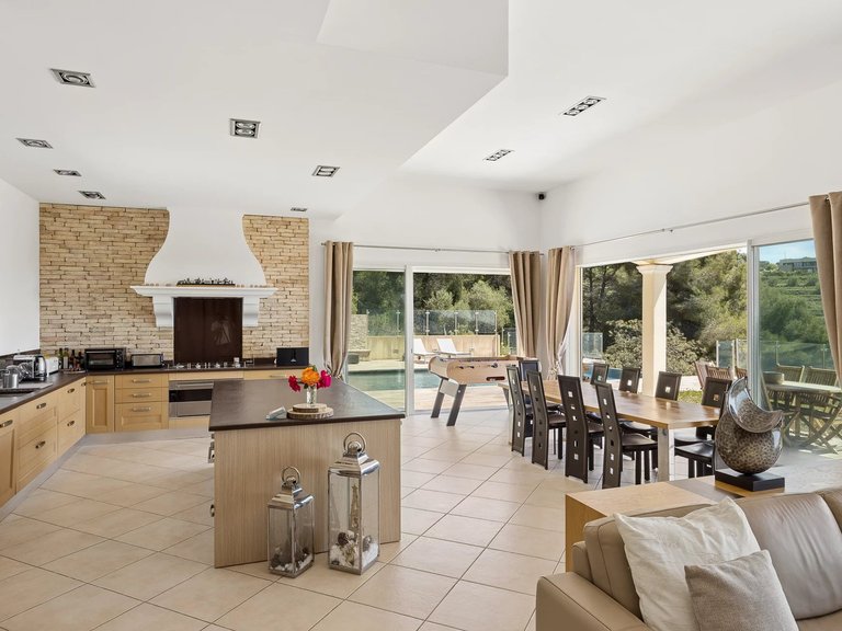 Villa for Sale in Nice, Nice Area 7