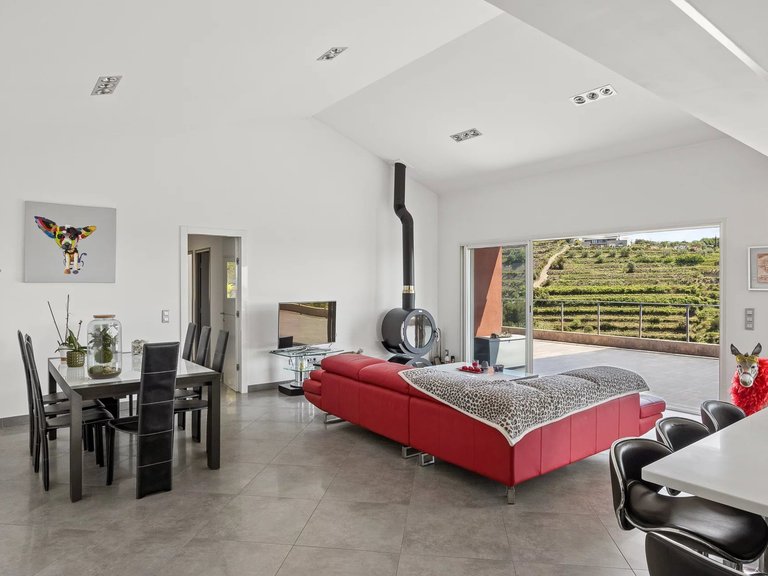 Villa for Sale in Nice, Nice Area 5