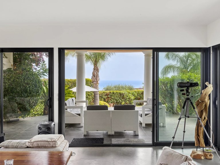 Villa for Sale in Saint Laurent Du Var, Antibes Area 5