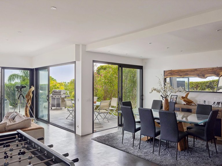 Villa for Sale in Saint Laurent Du Var, Antibes Area 6