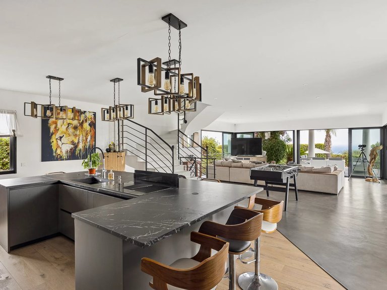 Villa for Sale in Saint Laurent Du Var, Antibes Area 8