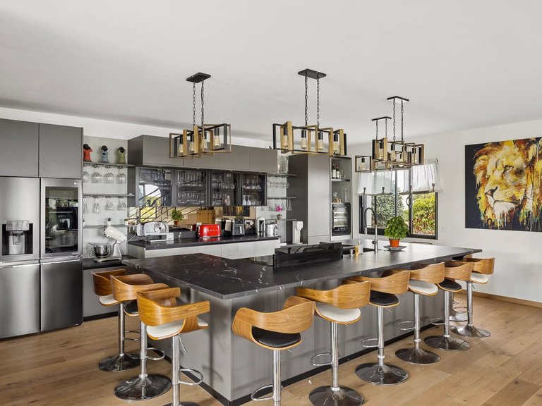 Villa for Sale in Saint Laurent Du Var, Antibes Area 9
