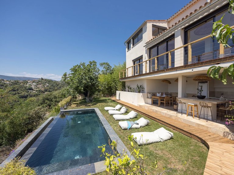 Villa for Sale in Nice, Nice Area 2