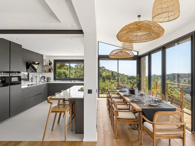 Villa for Sale in Nice, Nice Area 6