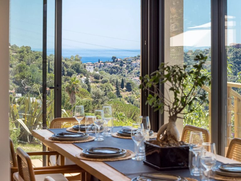 Villa for Sale in Nice, Nice Area 7
